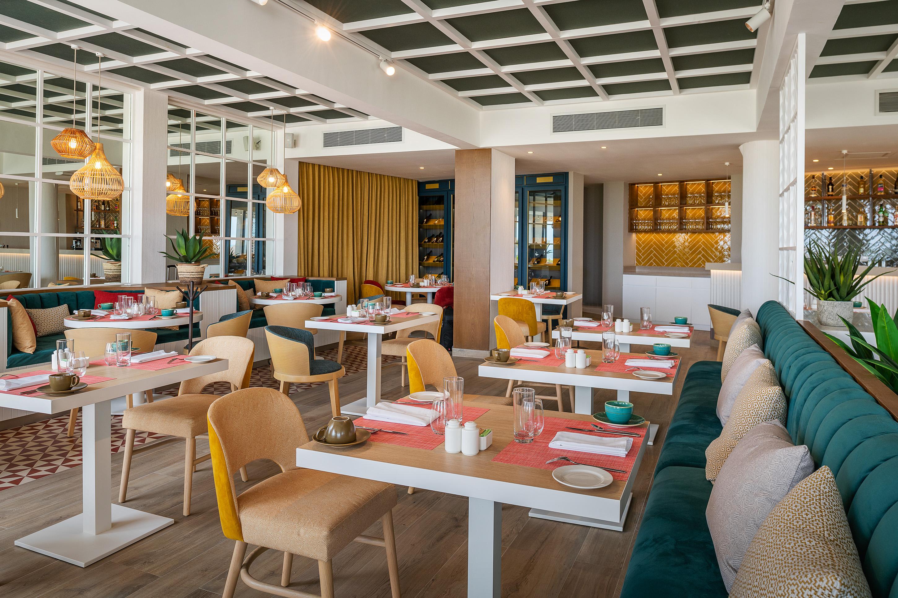 Catalonia Grand Costa Mujeres All Suites & Spa Cancun Exterior photo Restaurant