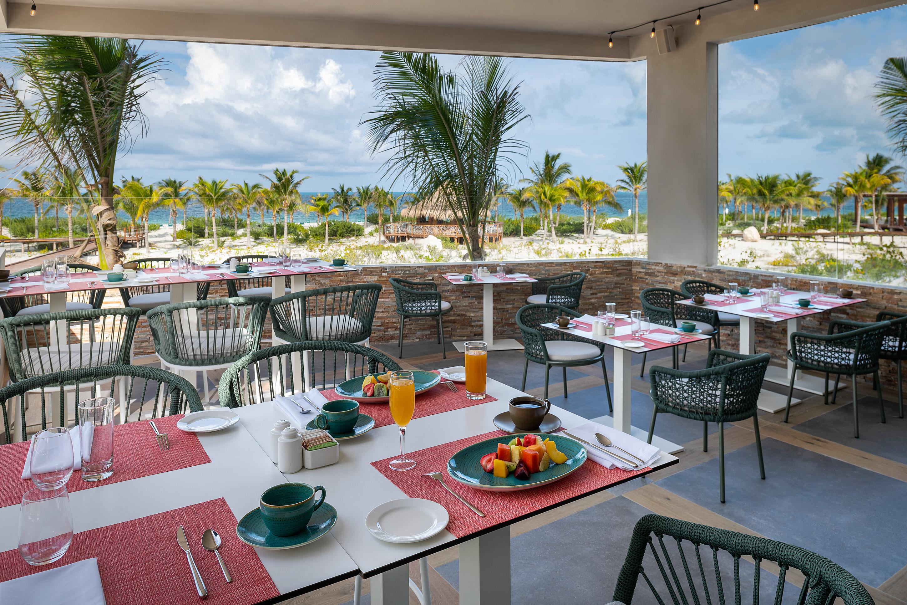 Catalonia Grand Costa Mujeres All Suites & Spa Cancun Exterior photo The buffet at the resort