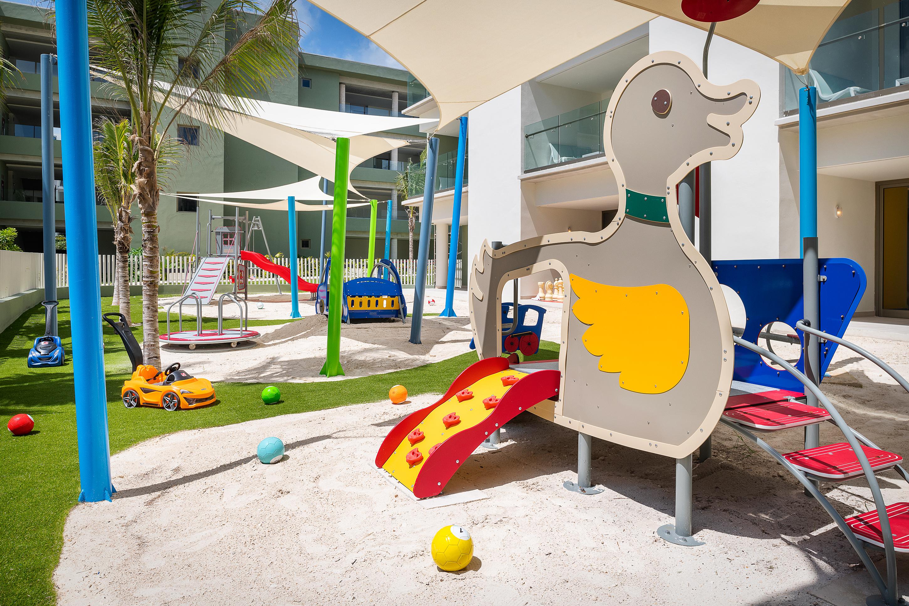 Catalonia Grand Costa Mujeres All Suites & Spa Cancun Exterior photo Playground at the school