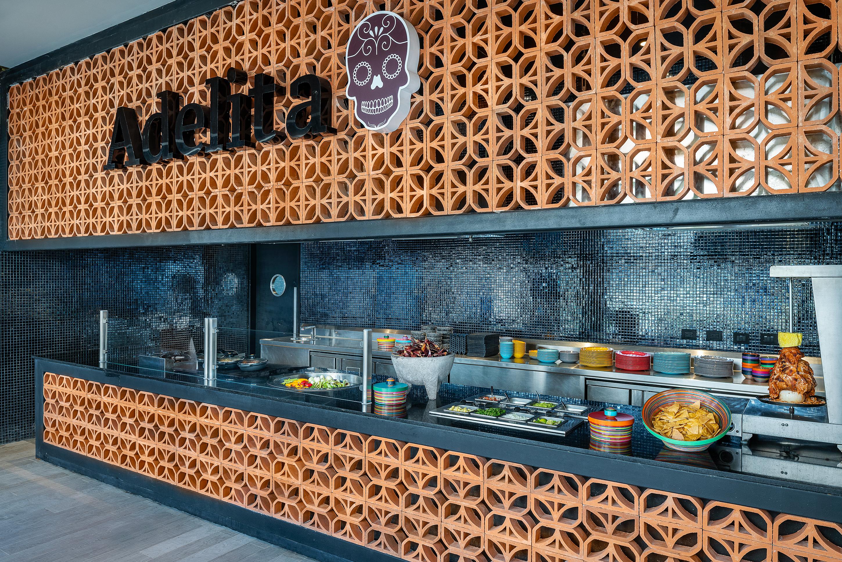 Catalonia Grand Costa Mujeres All Suites & Spa Cancun Exterior photo The 300 restaurant